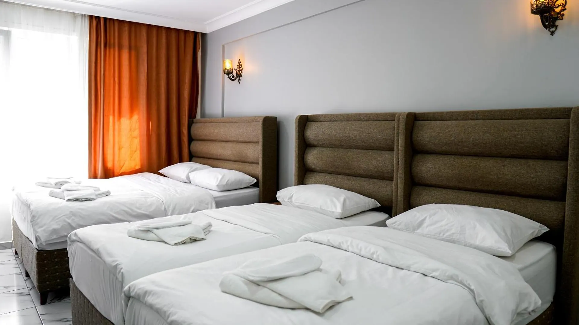 Laos Istanbul Town Hause Apartment