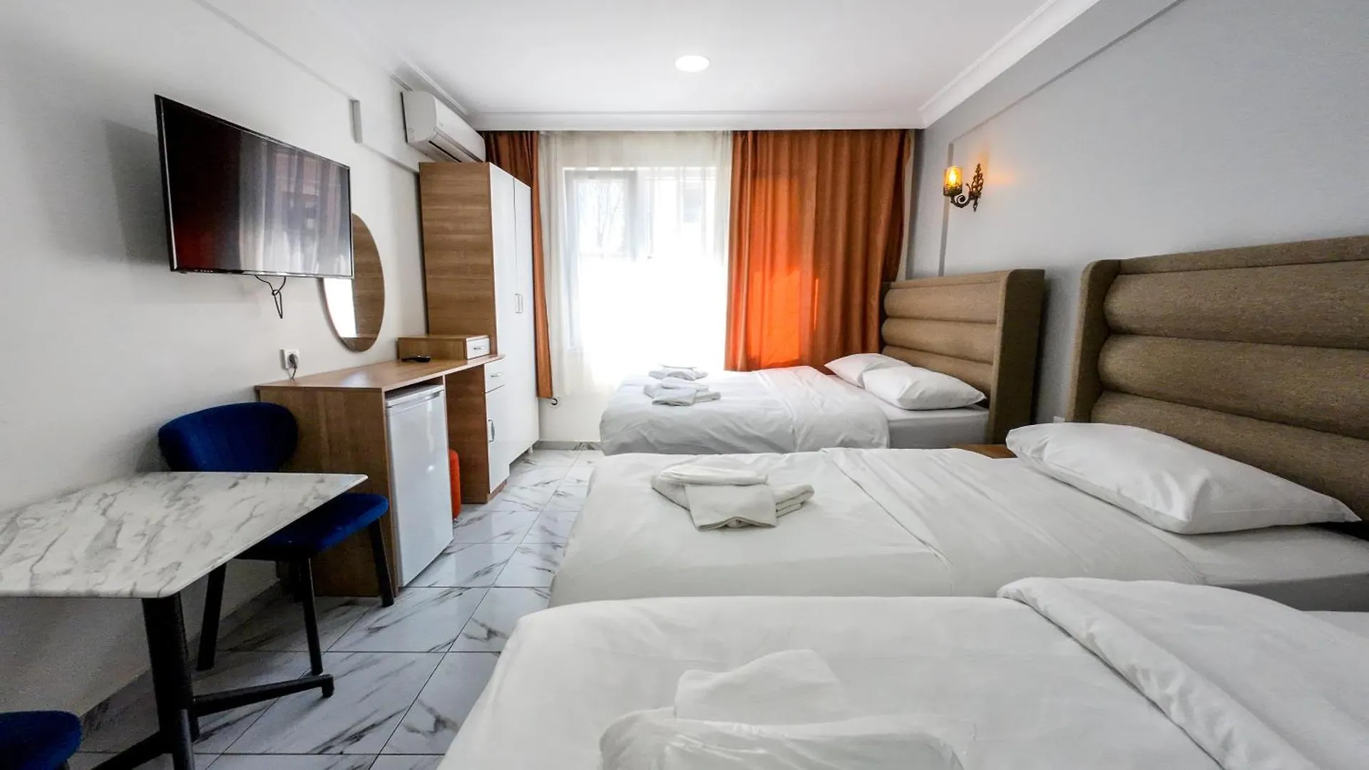 Laos Istanbul Town Hauseアパートメント トルコ